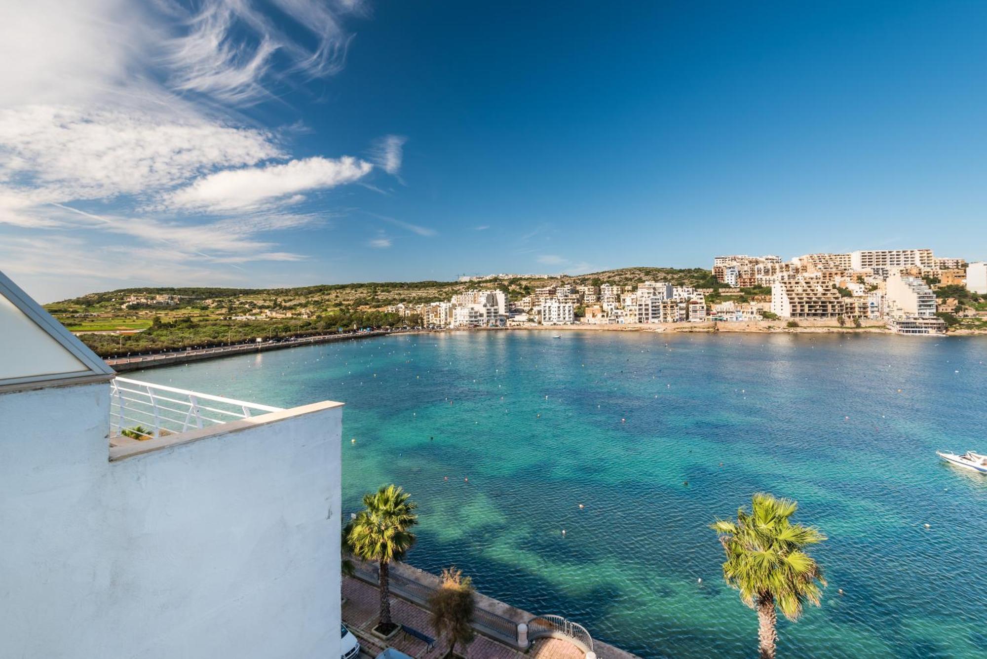 Blue Harbour 2 Bedroom Seafront Apartments With Stunning Seaviews - By Getawaysmalta Сент-Полс-Бей Экстерьер фото
