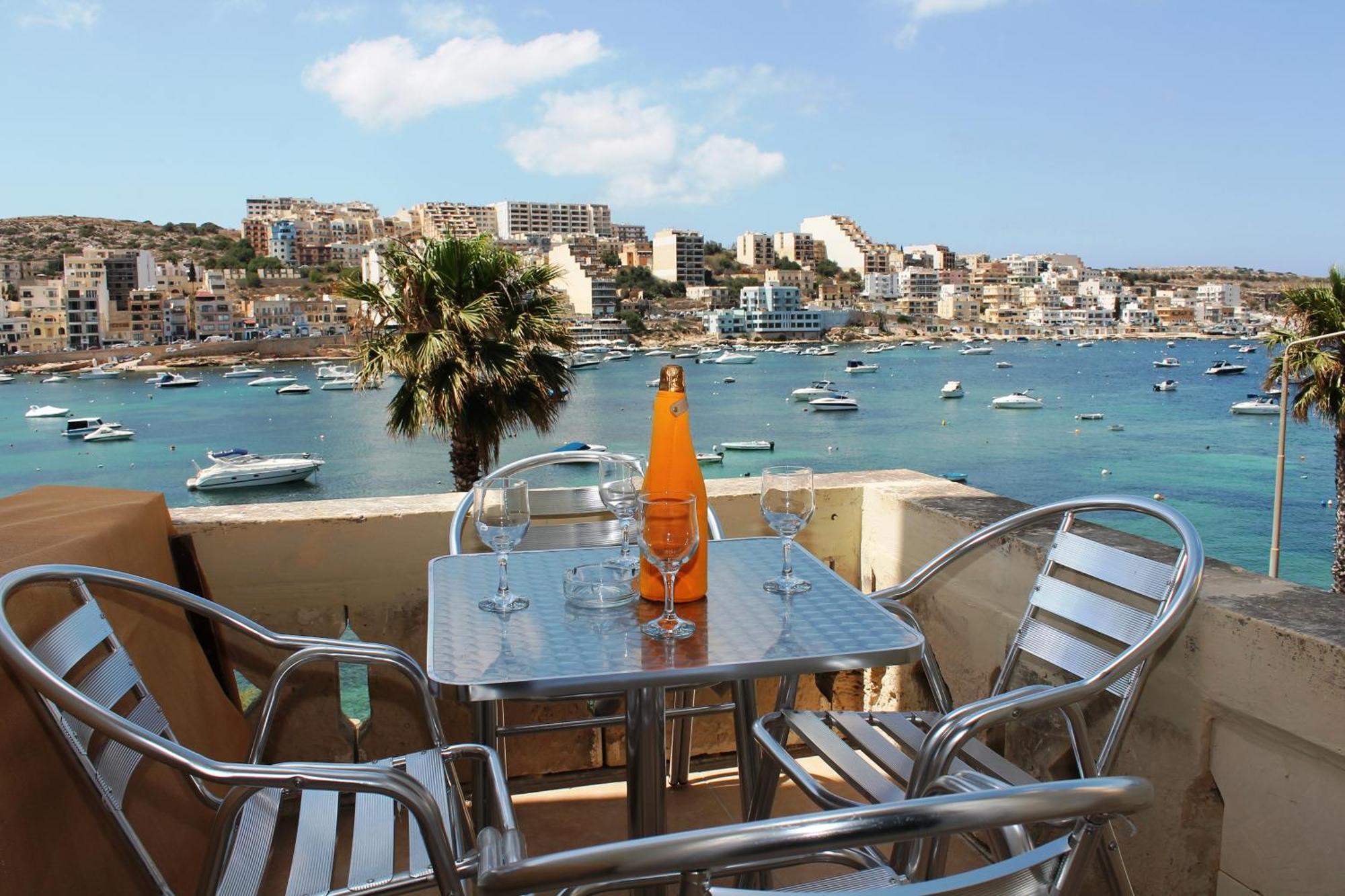 Blue Harbour 2 Bedroom Seafront Apartments With Stunning Seaviews - By Getawaysmalta Сент-Полс-Бей Экстерьер фото